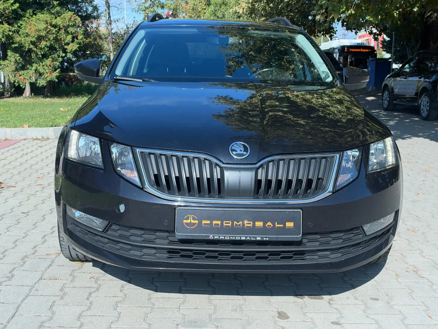 Skoda Octavia 1.6tdi ACC* Navi* Park Assist* – снимка 2