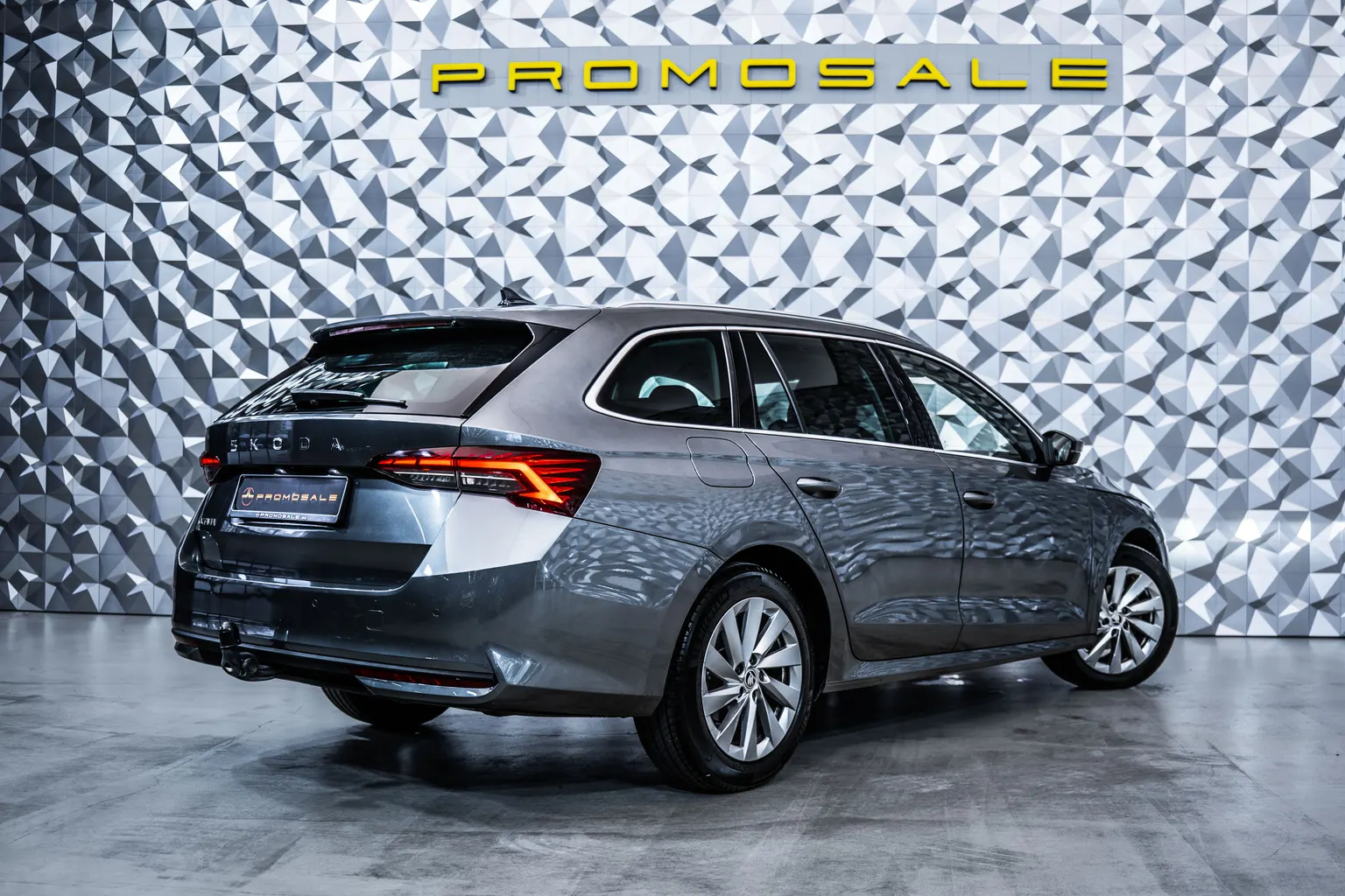 Skoda Octavia 2,0 TDI DSG 2.0 Litre, Diesel, Automatic – снимка 4