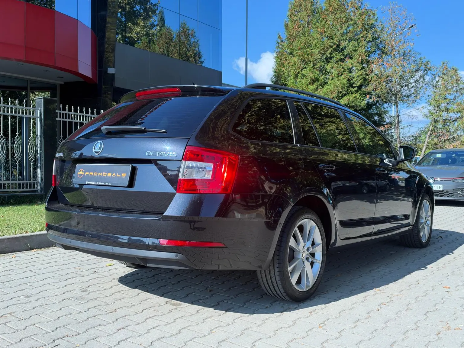 Skoda Octavia 1.6tdi ACC* Navi* Park Assist* – снимка 4