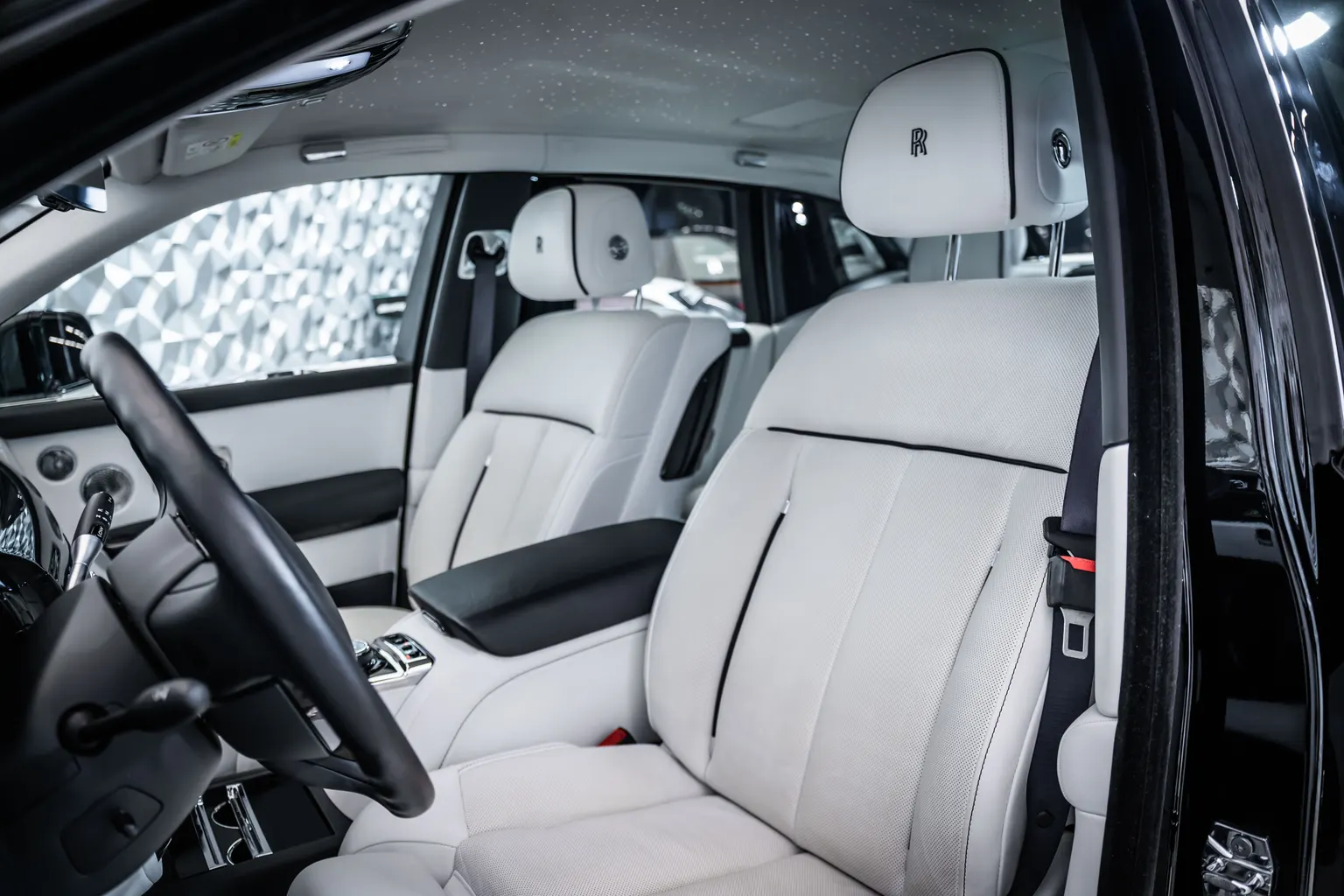 Rolls-Royce Phantom VIII*StarLights*Massage*360*TV*22 – снимка 13