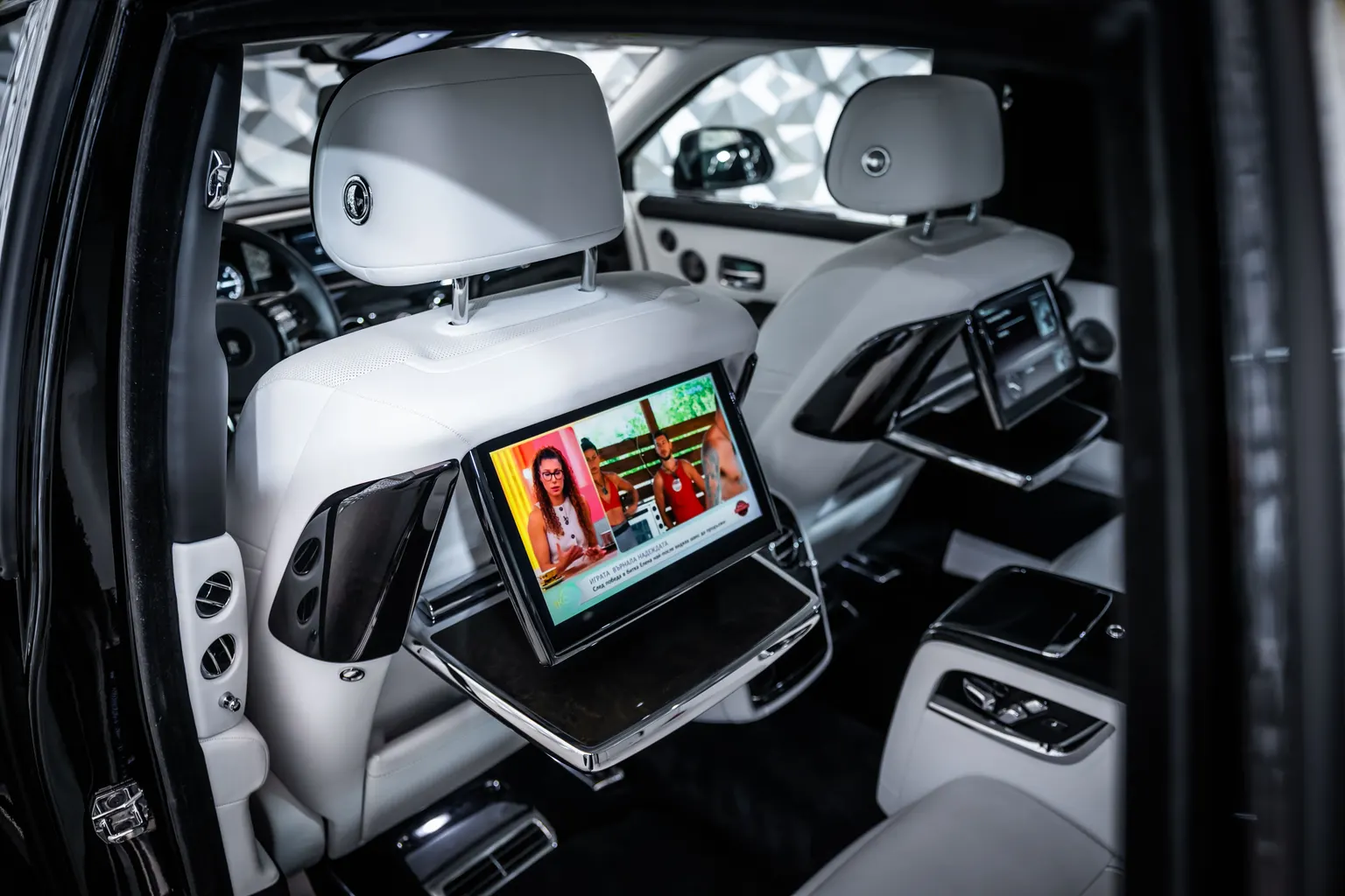 Rolls-Royce Phantom VIII*StarLights*Massage*360*TV*22 – снимка 14