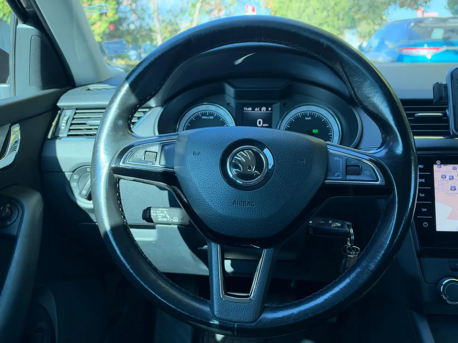 Skoda Octavia 1.6tdi ACC* Navi* Park Assist* – снимка 10