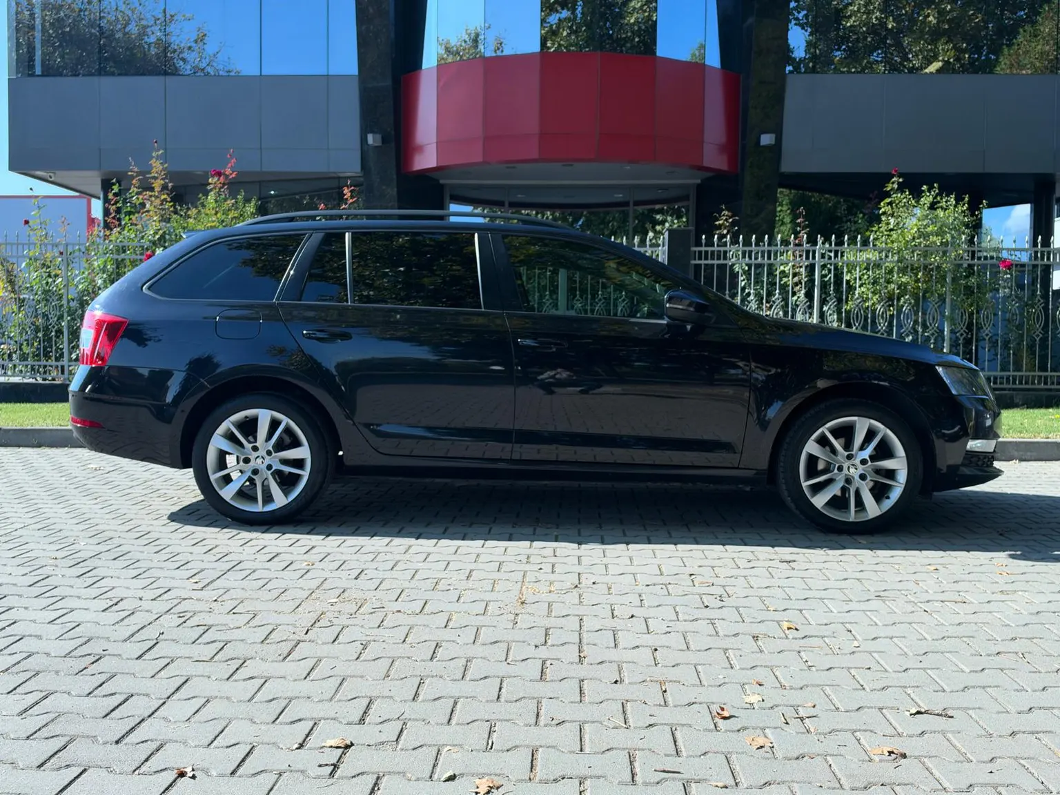 Skoda Octavia 1.6tdi ACC* Navi* Park Assist* – снимка 6
