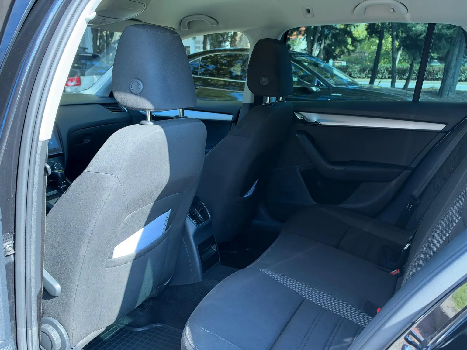 Skoda Octavia 1.6tdi ACC* Navi* Park Assist* – снимка 15