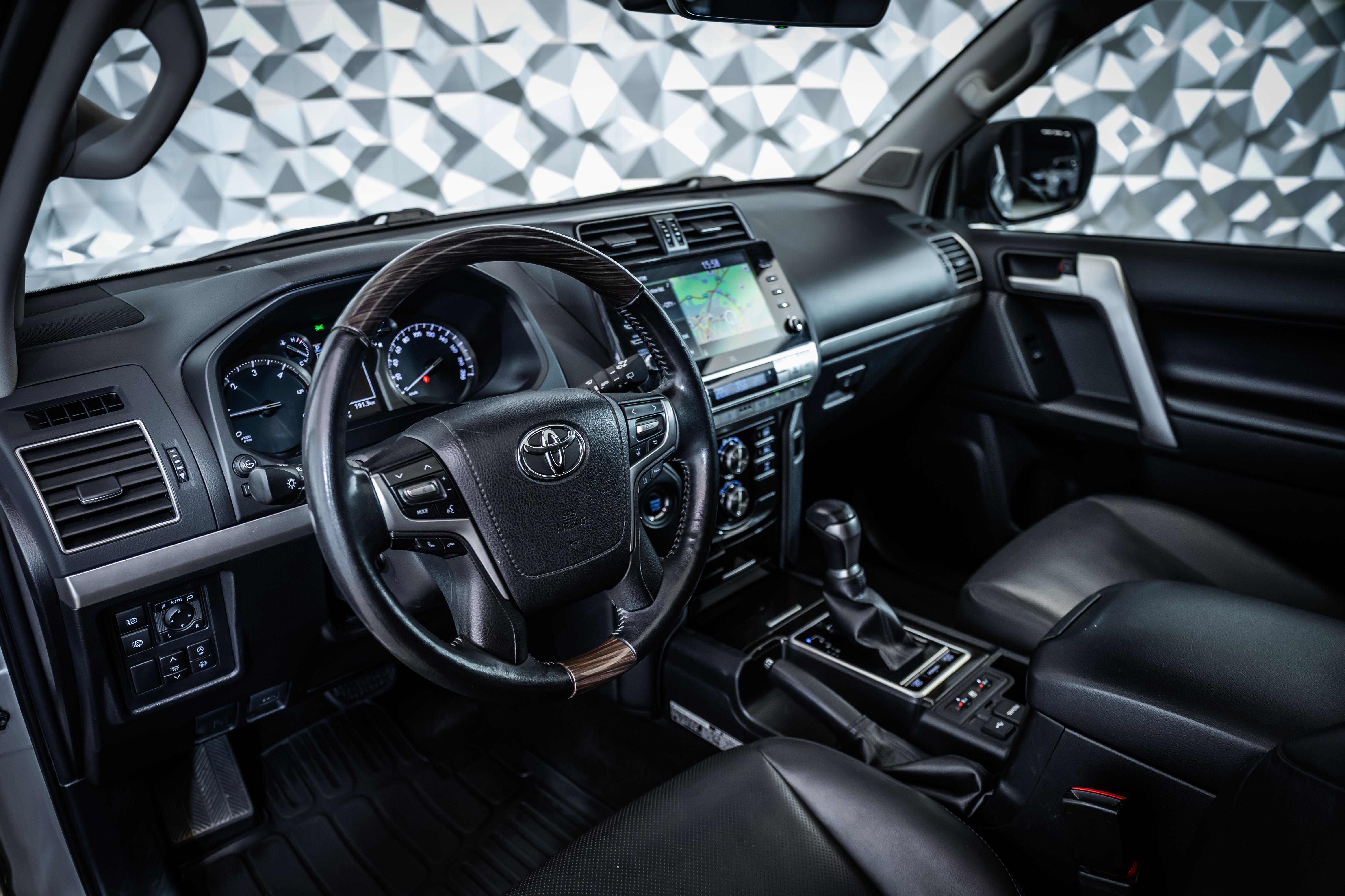 Toyota Land cruiser 2.8 D-4D*TEC-Edition*360 – снимка 8